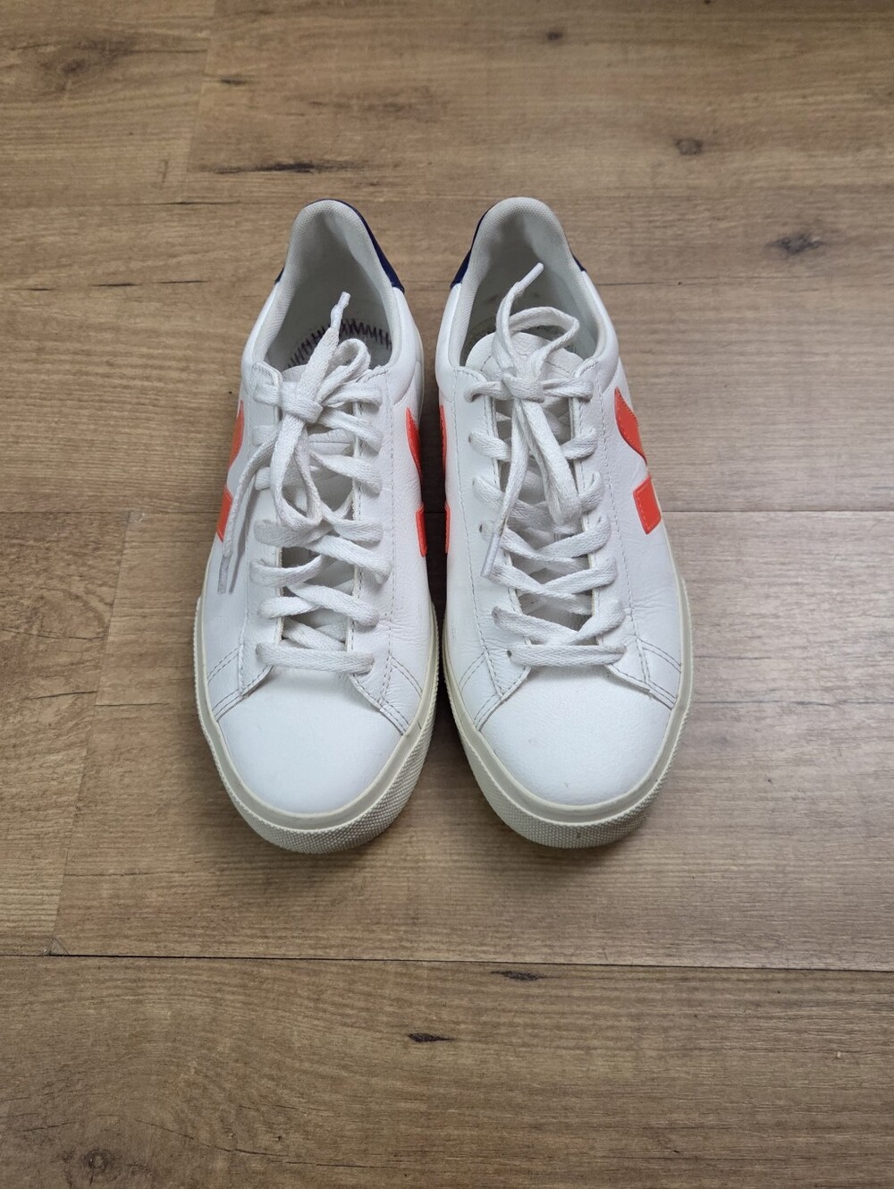 VEJA Campo Leather White, Orange Fluo Sneakers - Picture 5 of 13